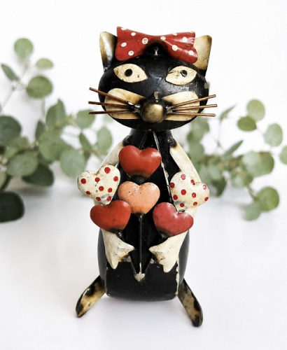 CLEO KITTY W/ HEARTS *NEW* AVAIL DEC 2026